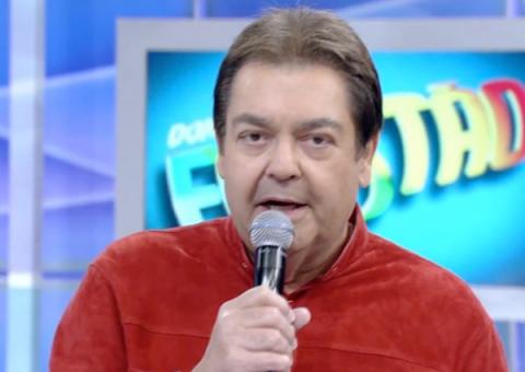 Faustão paga mico aqo vivo e vira piada nas redes sociais