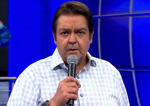 Faustão dá ultimato em bailarinas reclamonas