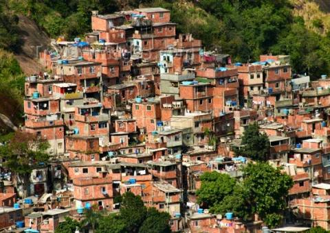 Policiais da UPP trocam tiros com bandidos na Rocinha
