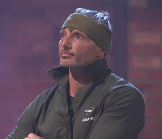 A Fazenda: Juliano Ceglia leva a melhor e vence prova de fogo