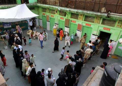 Políticos indianos cortejam polígamo com 39 esposas e 127 filhos e netos