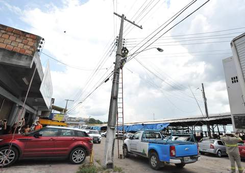 Feira da banana roubava energia com ligações clandestinas