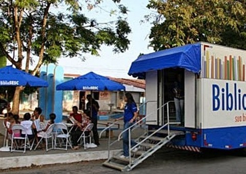 Prefeitura realiza a 1ª Feira de Livros no Parque dos Bilhares