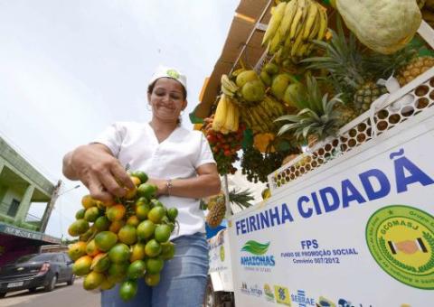 Moradores ganham feira itinerante em Manacapuru