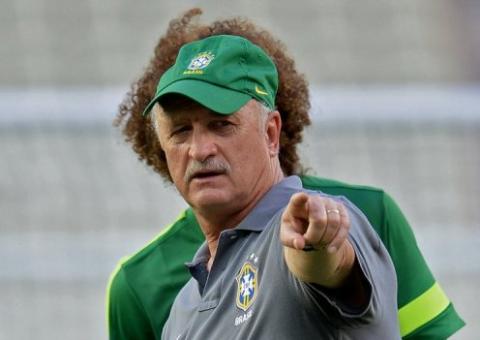 Irritado, Felipão evita falar sobre atacante Diego Costa