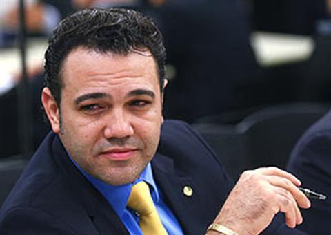 Hackers divulgam na internet dossiê sobre Marco Feliciano 