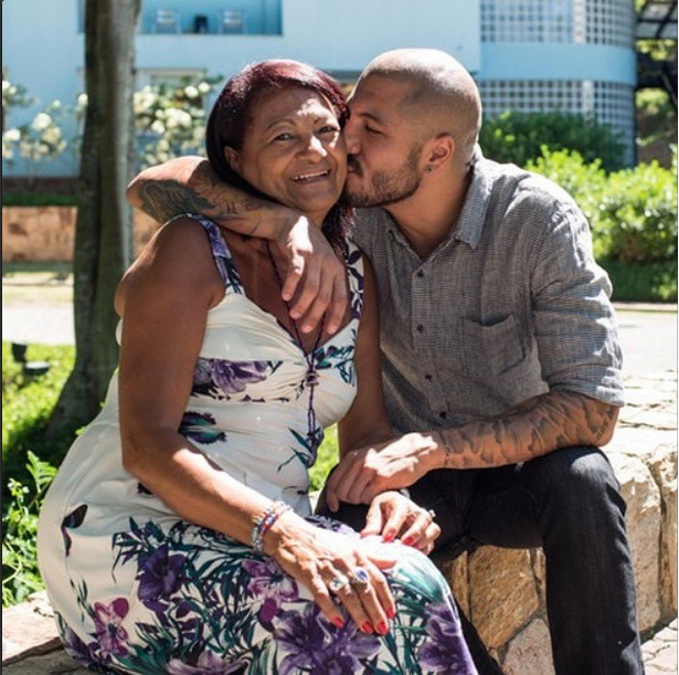 Mãe de Fernando, do BBB 15, fala sobre triângulo amoroso e diz torcer por Aline