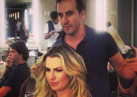 Ex-BBB Fernanda tira apliques e dá up no visual ‘Agora sim estou princesa’