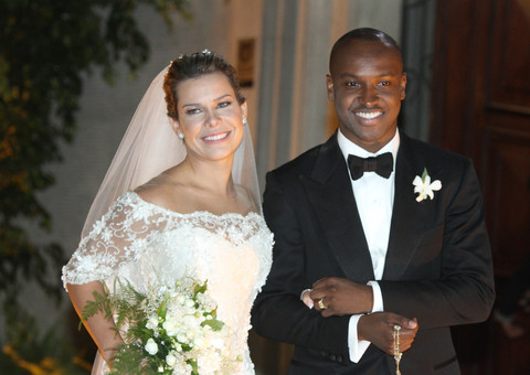 Fernanda Souza se derrete pelo marido no dia do aniversário de Thiaguinho