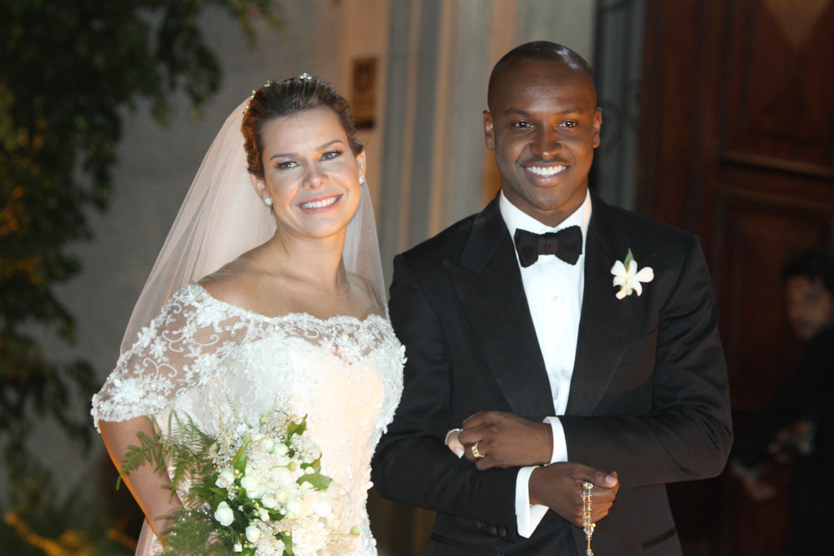 Fernanda Souza se derrete pelo marido no dia do aniversário de Thiaguinho