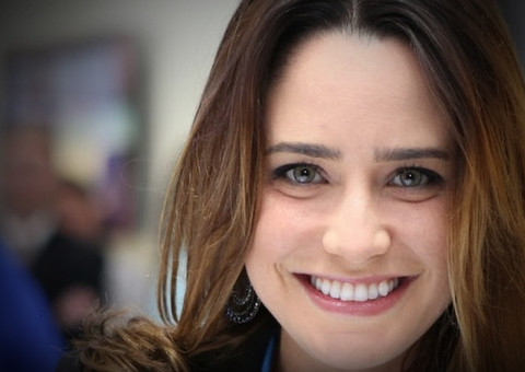 Fernanda Vasconcellos provoca fãs e posta foto íntima no Instagram