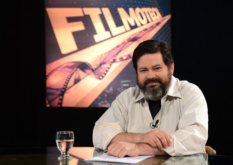 Apresentador de TV Argentina fica nu em programa e cena repercute nas redes sociais