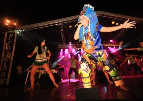 Toada é o ritmo do aniversário de Parintins