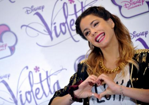 "Violetta", a nova queridinha da Disney, conquista fãs no mundo todo