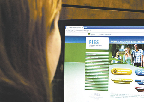 Ministro interino diz que não sabe se Fies terá vagas para 2º semestre