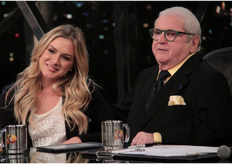 Fiorella Mattheis assume namoro com Alexandre Pato em programa de TV