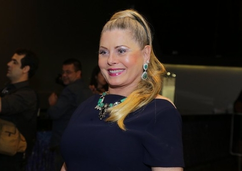 Ostentando em evento, Vera Fischer diz que não quer voltar a TV: "Estou cheia"