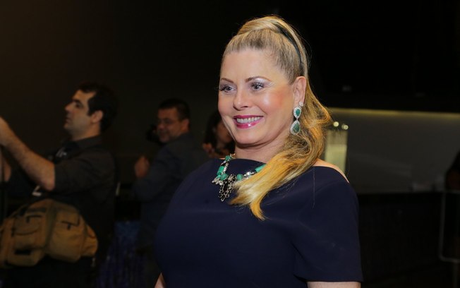 Ostentando em evento, Vera Fischer diz que não quer voltar a TV: "Estou cheia"