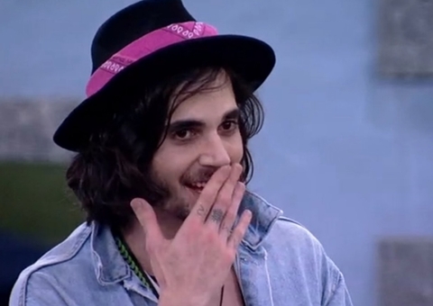 Internautas ficam em choque ao saber que Glória Pires não é mãe de Fiuk 