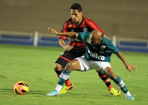 Em Goiás, Flamengo ganha a 1ª semi da Copa do Brasil
