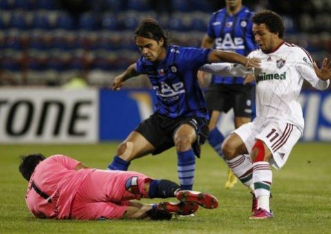 Flu vence de virada na Libertadores