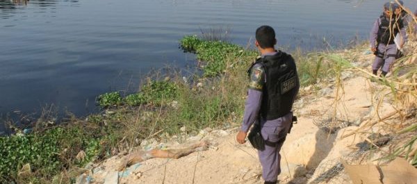 IML remove corpo de desaparecido achado no igarapé de Educandos