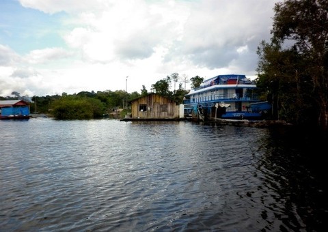 Corpo de homem é encontrado boiando proximo ao flutuante Coqueiro verde