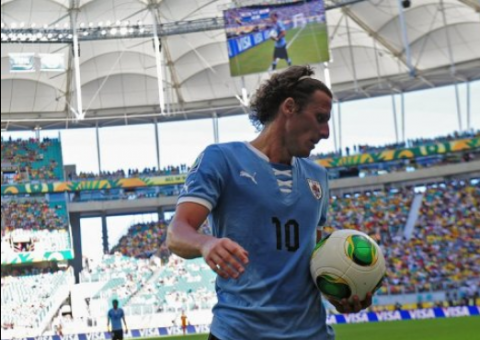Forlán praticamente descarta retorno ao futebol uruguaio