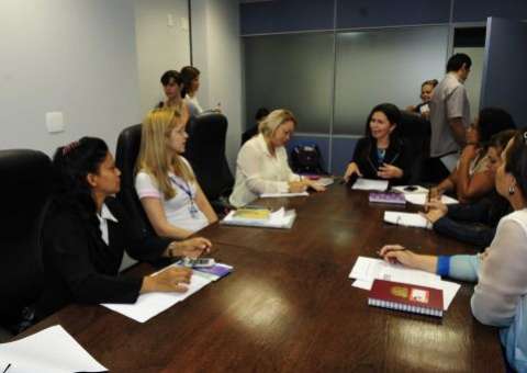 Fórum reúne siglas partidárias e discute ações