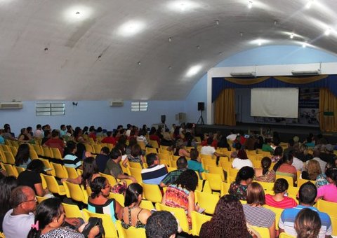 Mais de 180 professores participam do Fórum da Cor da Cultura
