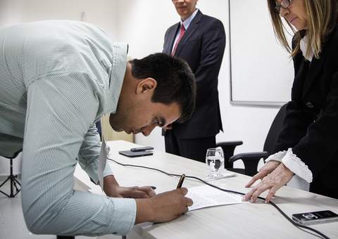 TJAM chama aprovados para as últimas vagas de concurso. Confira a lista