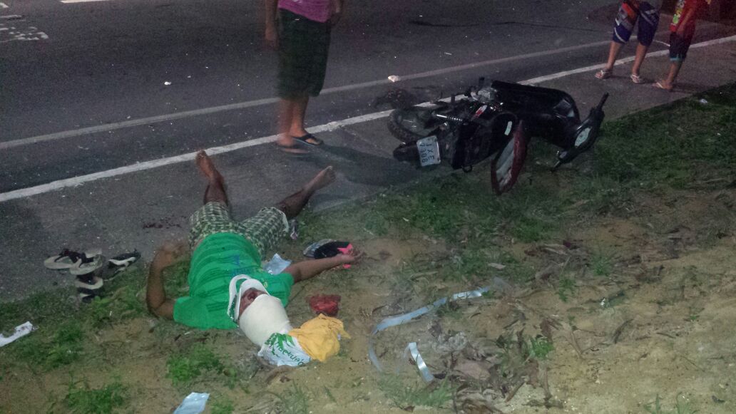 Acidente na avenida do turismo deixa casal gravemente ferido