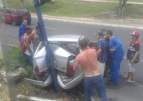 Acidente de trânsito faz vítima em frente ao SESI