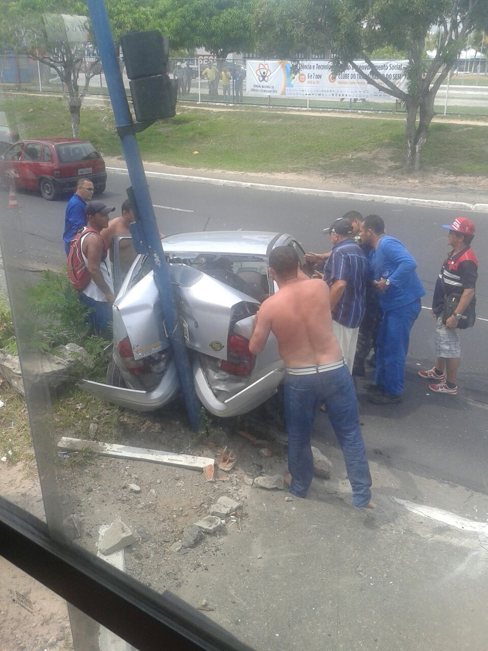 Acidente de trânsito faz vítima em frente ao SESI