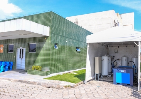 Usinas de oxigênio começam a funcionar nos hospitais de Manaus