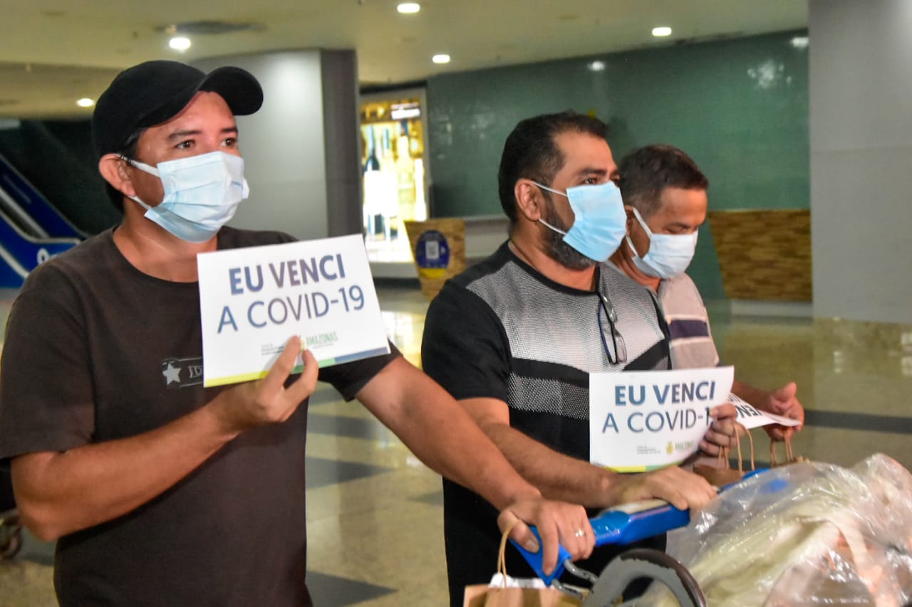 Recuperados da Covid-19 retornam a Manaus após tratamento em outros estados