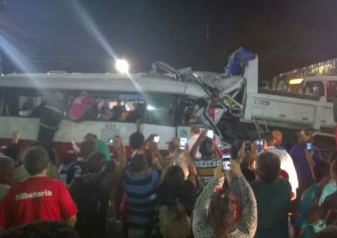   A foto que revela o outro  lado de uma tragédia