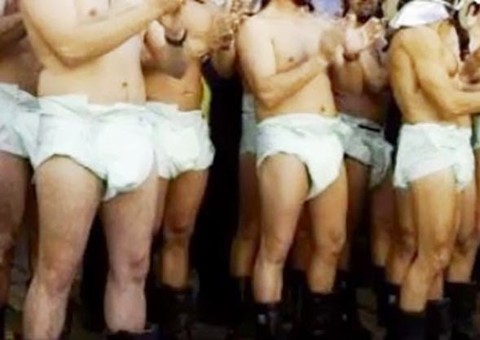 Empresa é denunciada e causa polêmica por obrigar funcionários a usarem fraldas; Veja