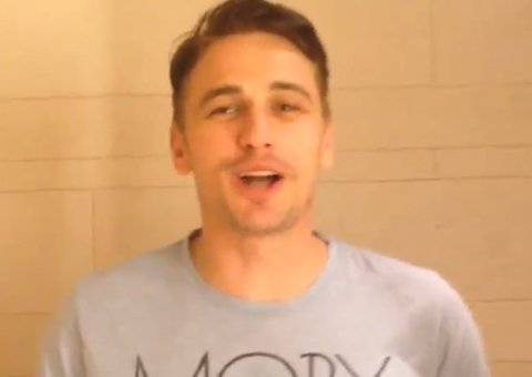 James Franco fica nu para participar do "Desafio do Gelo"