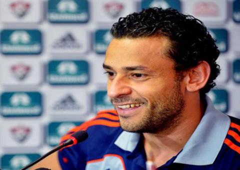 Fred se explica: "A Hebe beijava todo mundo. Porque tão pegando no meu pé?"