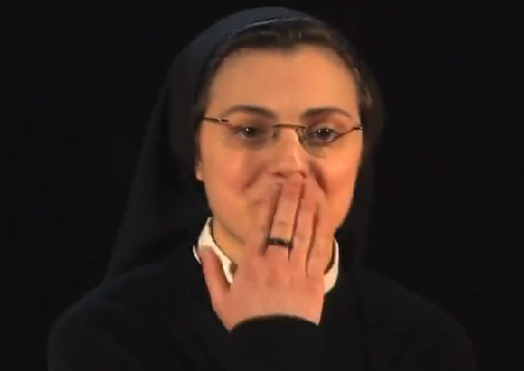 Freira volta a arrepiar em "The Voice Itália"