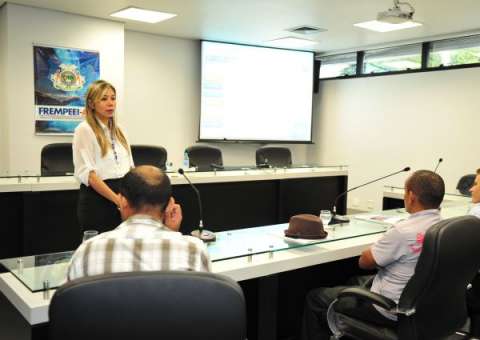 Ação da Frempeei orienta empreendedores na Aleam
