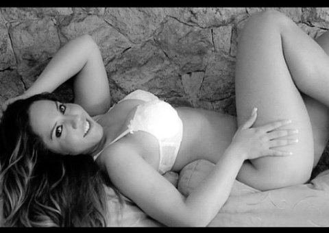 Ousada, Mulher Melão posta foto sem calcinha