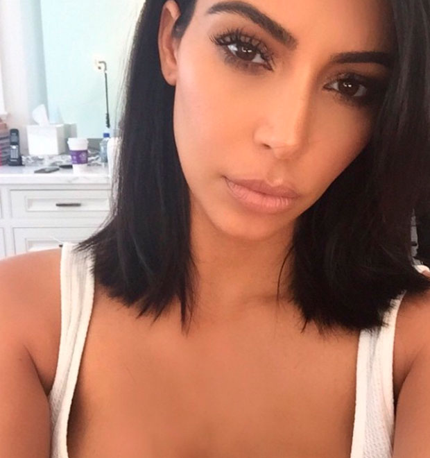 Kim Kardashian aparece com novo visual