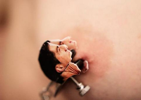 Mordida de Suárez inspira sex shop on-line