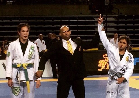 Gabrielle McComb conquista ouro no Pan-Americano de Jiu- Jítsu nos EUA