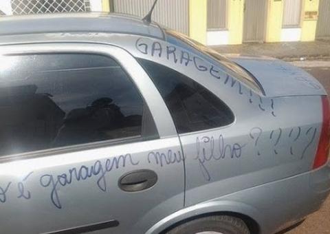 Juíza do AM manda cidadão abusado estacionar longe da garagem do vizinho