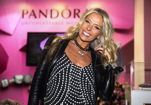 Galisteu diz que ganhou carro de Senna e o guarda até hoje