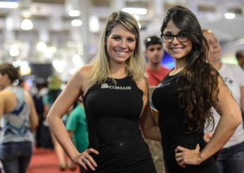 Brasil Game Show: Novidades em games e tecnologia, nerds, cosplay e muitas gostosas