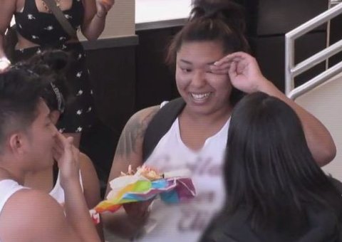 Conheça o sanduíche que faz as pessoas chorarem literalmente